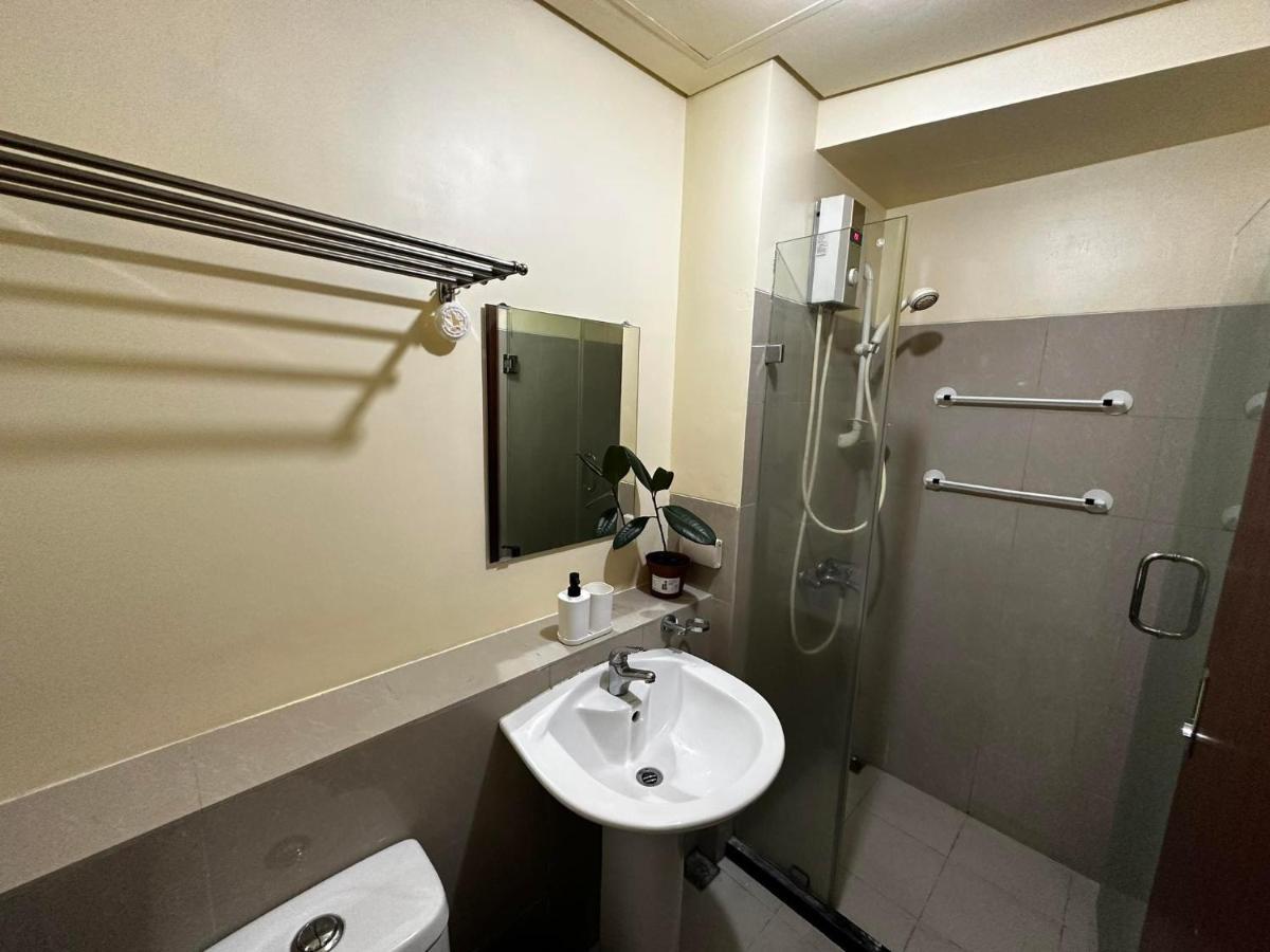 Modern Condo Living In Makati Manila Zewnętrze zdjęcie